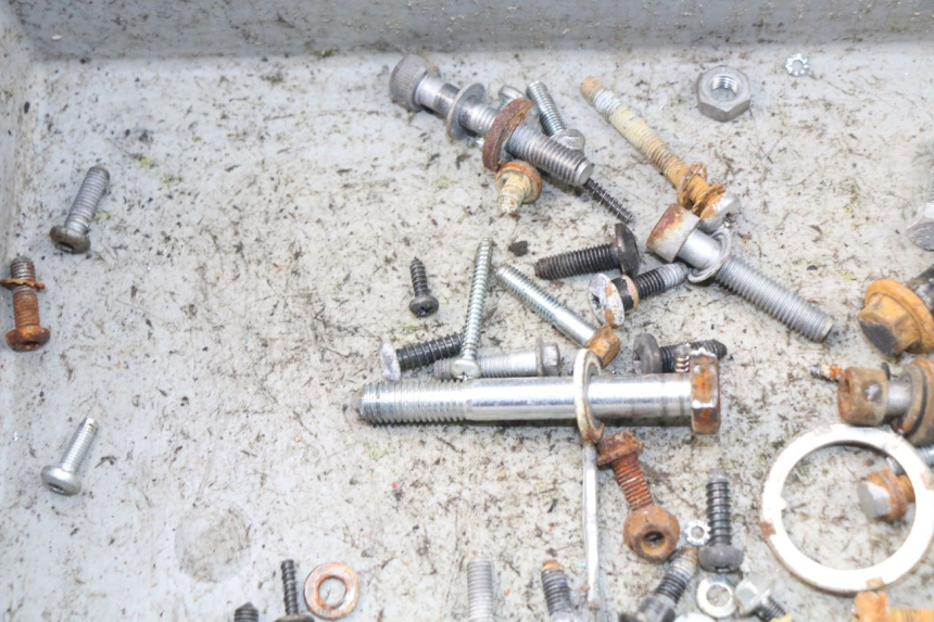 photo de ZAK SCHROEVEN EN BEVESTIGINGSMATERIAAL PIAGGIO VESPA LX IE 125 (2010 - 2012) - Technische close-up