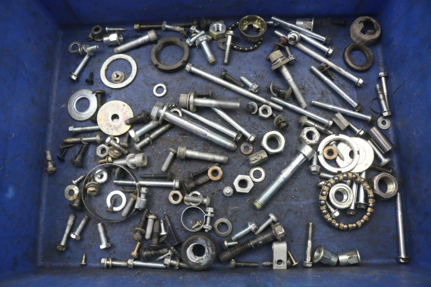 photo de ZAK SCHROEVEN EN BEVESTIGINGSMATERIAAL PIAGGIO VESPA LX 125 (2005 - 2010) - Hoofdaanzicht