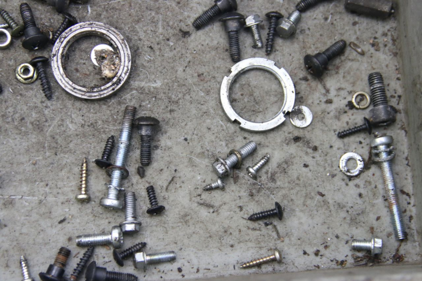 photo de ZAK SCHROEVEN EN BEVESTIGINGSMATERIAAL PIAGGIO VESPA S 2T 50 (2007 - 2014) - Zoom op gebruiksstaat