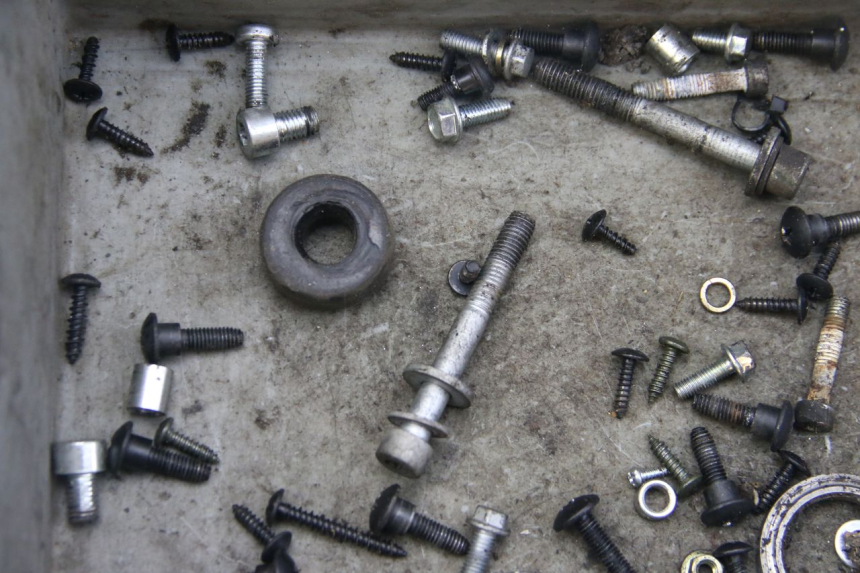 photo de ZAK SCHROEVEN EN BEVESTIGINGSMATERIAAL PIAGGIO VESPA S 2T 50 (2007 - 2014) - Technische close-up