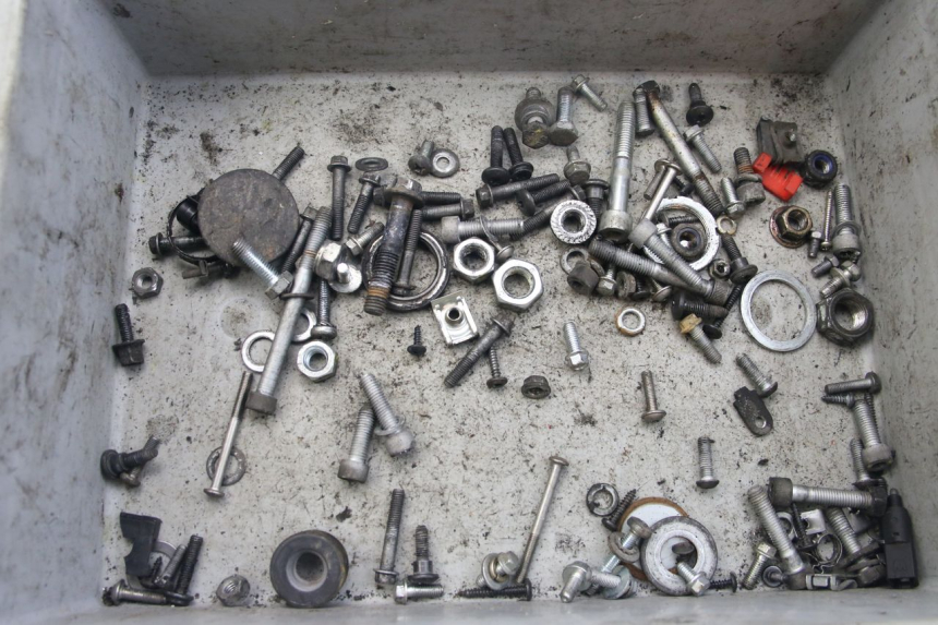 photo de ZAK SCHROEVEN EN BEVESTIGINGSMATERIAAL PIAGGIO VESPA S 2T 50 (2007 - 2014) - Hoofdaanzicht