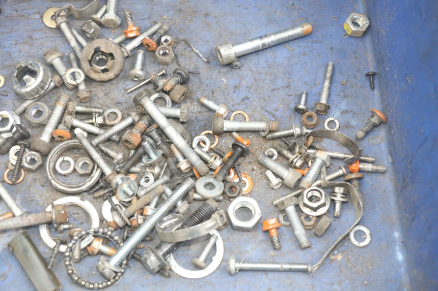 photo de ZAK SCHROEVEN EN BEVESTIGINGSMATERIAAL PIAGGIO VESPA S 2T 50 (2007 - 2014) - Detail van het onderdeel