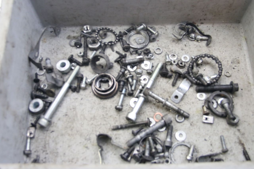 photo de ZAK SCHROEVEN EN BEVESTIGINGSMATERIAAL PIAGGIO VESPA SPRINT 2T 50 (2014 - 2018) - Hoofdaanzicht