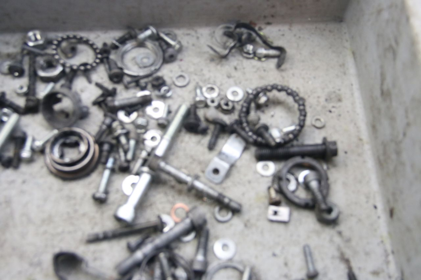 photo de ZAK SCHROEVEN EN BEVESTIGINGSMATERIAAL PIAGGIO VESPA SPRINT 2T 50 (2014 - 2018) - Detail van het onderdeel