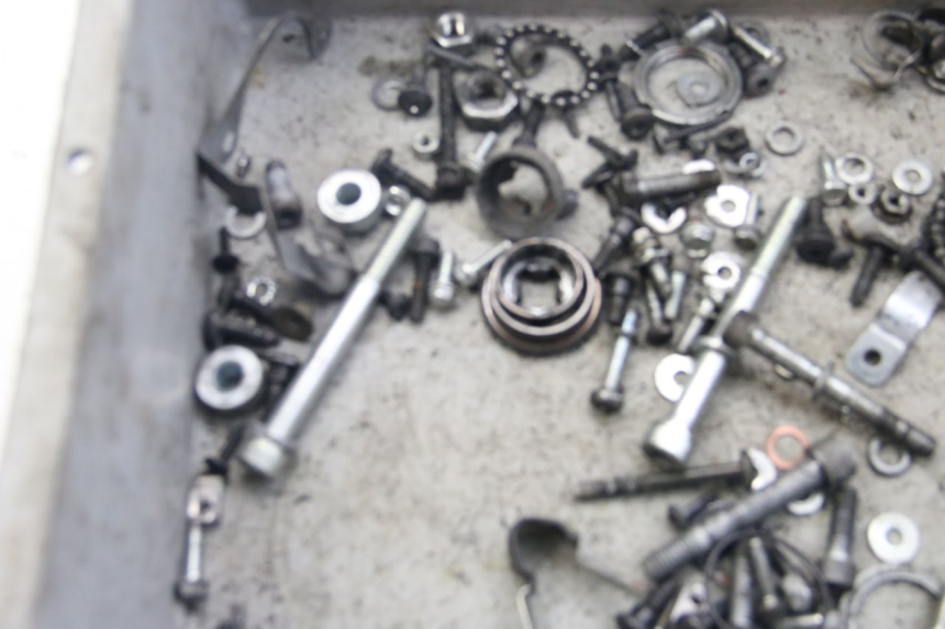 photo de ZAK SCHROEVEN EN BEVESTIGINGSMATERIAAL PIAGGIO VESPA SPRINT 2T 50 (2014 - 2018) - Zoom op gebruiksstaat