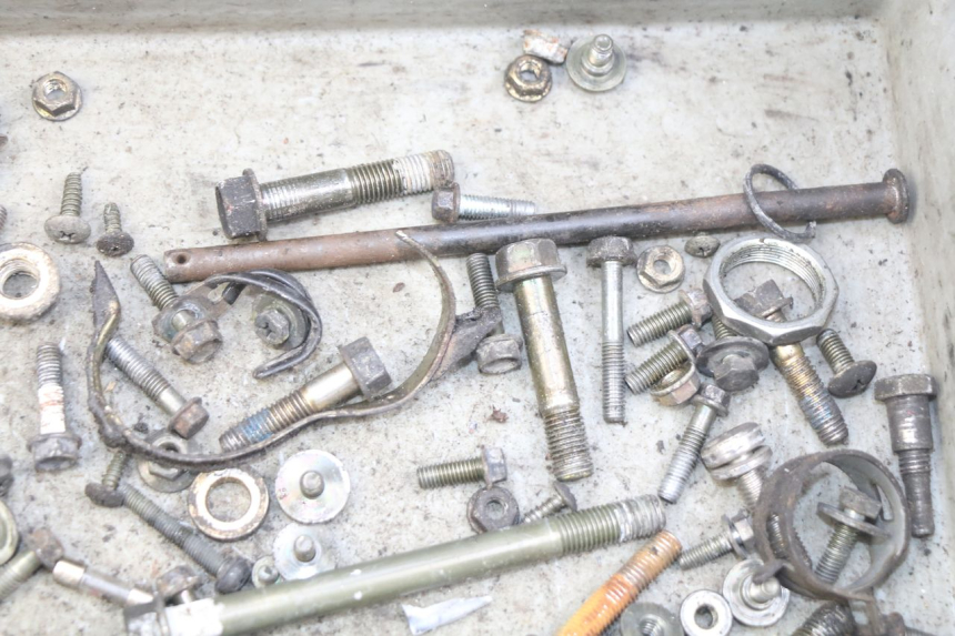 photo de ZAK SCHROEVEN EN BEVESTIGINGSMATERIAAL KYMCO VITALITY 2T 50 (2004 - 2010) - Andere kijkhoek