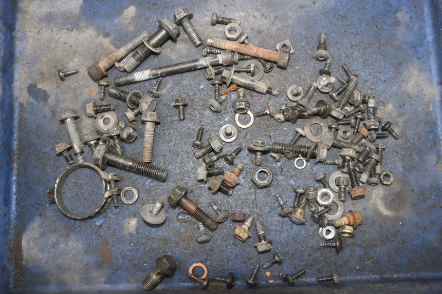 photo de ZAK SCHROEVEN EN BEVESTIGINGSMATERIAAL PEUGEOT VIVACITY NEW 4T 50 (2008 - 2017) - Hoofdaanzicht