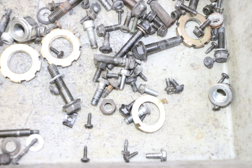 photo de ZAK SCHROEVEN EN BEVESTIGINGSMATERIAAL PEUGEOT VIVACITY NEW 4T 50 (2008 - 2017) - Andere kijkhoek