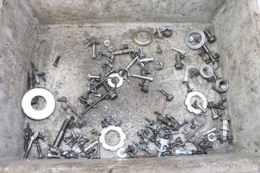 photo de ZAK SCHROEVEN EN BEVESTIGINGSMATERIAAL PEUGEOT VIVACITY NEW 4T 50 (2008 - 2017) - Hoofdaanzicht