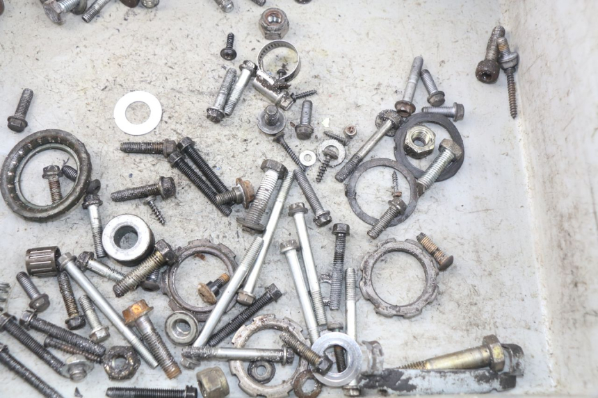 photo de ZAK SCHROEVEN EN BEVESTIGINGSMATERIAAL PEUGEOT VIVACITY 50 (2004 - 2009) - Detail van het onderdeel