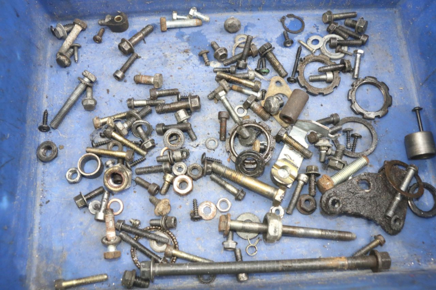 photo de ZAK SCHROEVEN EN BEVESTIGINGSMATERIAAL PEUGEOT VIVACITY 50 (2004 - 2009) - Detail van het onderdeel