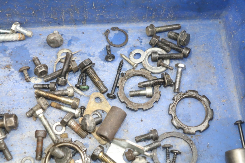 photo de ZAK SCHROEVEN EN BEVESTIGINGSMATERIAAL PEUGEOT VIVACITY 50 (2004 - 2009) - Andere kijkhoek