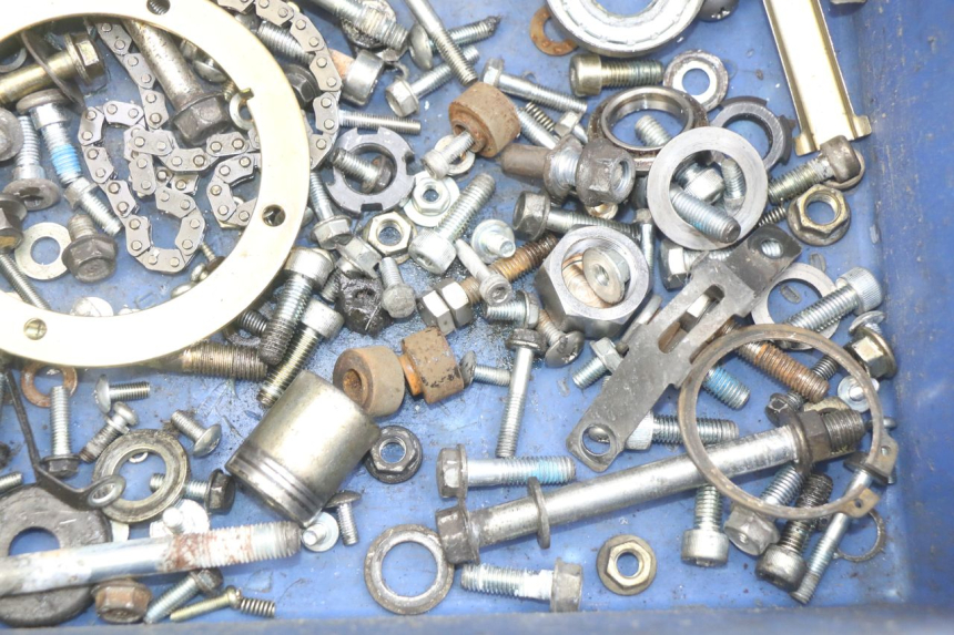 photo de ZAK SCHROEVEN EN BEVESTIGINGSMATERIAAL DAELIM VJ ROADWIN FI 125 (2008 - 2017) - Zoom op gebruiksstaat