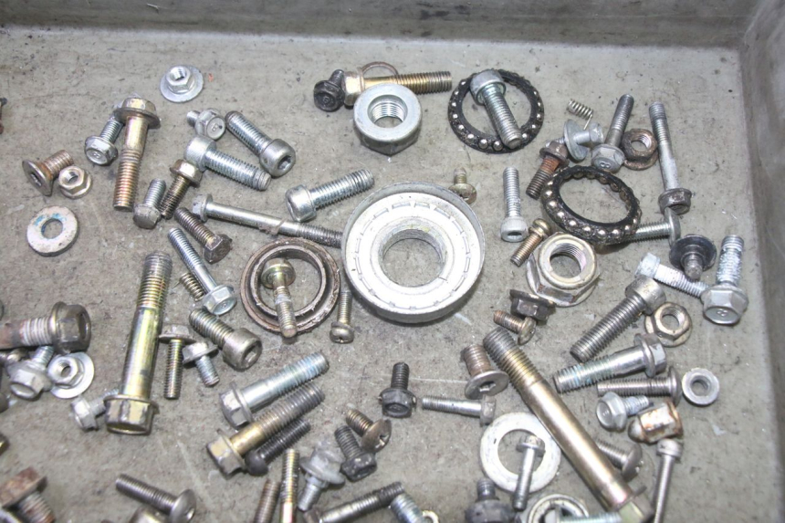 photo de ZAK SCHROEVEN EN BEVESTIGINGSMATERIAAL DAELIM VJ ROADWIN FI 125 (2008 - 2017) - Zoom op gebruiksstaat