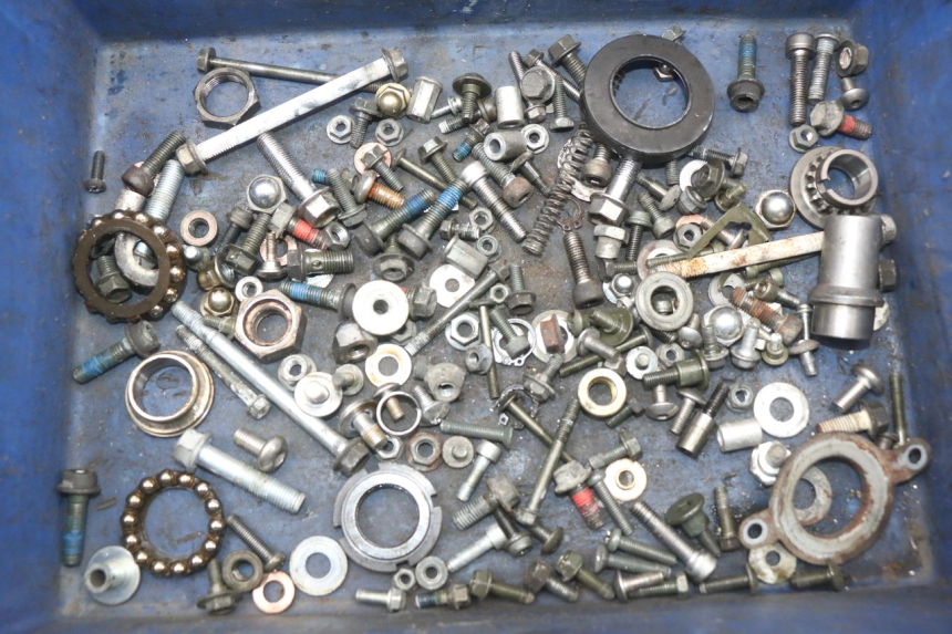 photo de ZAK SCHROEVEN EN BEVESTIGINGSMATERIAAL SUZUKI VL INTRUDER 125 (2004 - 2007) - Hoofdaanzicht