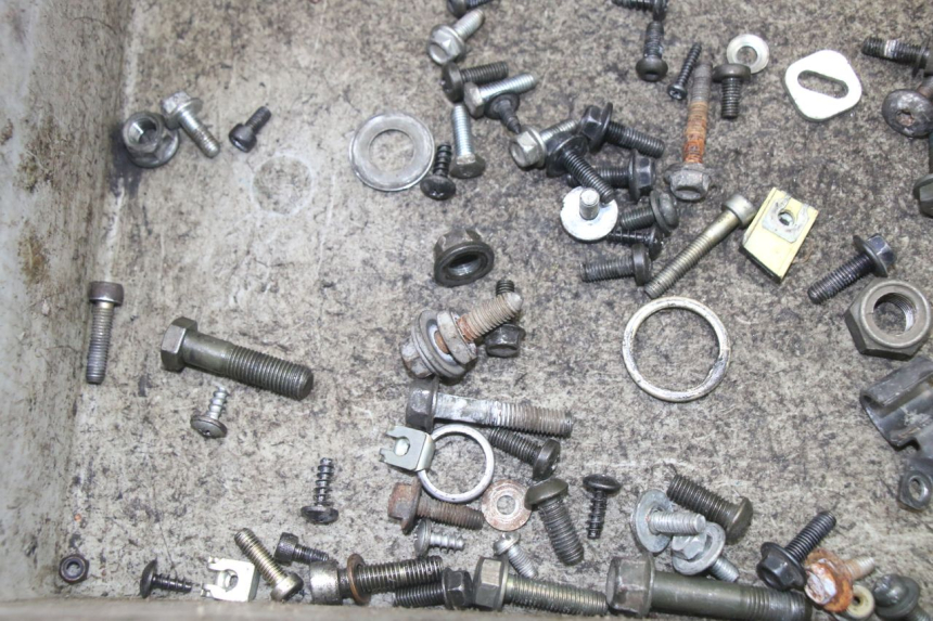 photo de ZAK SCHROEVEN EN BEVESTIGINGSMATERIAAL YAMAHA WHY 50 (1998 - 2000) - Andere kijkhoek