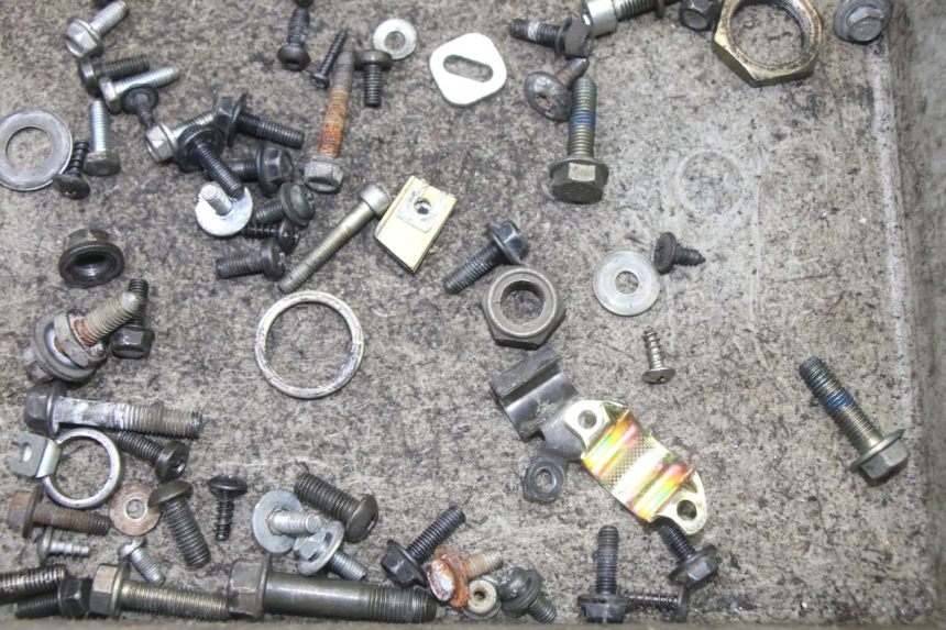 photo de ZAK SCHROEVEN EN BEVESTIGINGSMATERIAAL YAMAHA WHY 50 (1998 - 2000) - Technische close-up