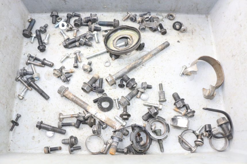 photo de ZAK SCHROEVEN EN BEVESTIGINGSMATERIAAL YAMAHA WR R 125 (2009 - 2017) - Hoofdaanzicht