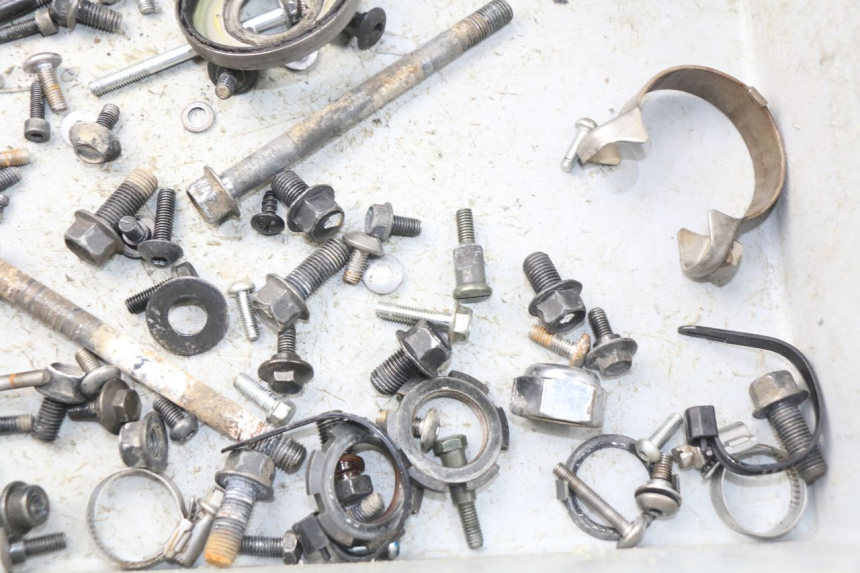 photo de ZAK SCHROEVEN EN BEVESTIGINGSMATERIAAL YAMAHA WR R 125 (2009 - 2017) - Zoom op gebruiksstaat