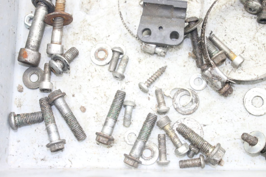 photo de ZAK SCHROEVEN EN BEVESTIGINGSMATERIAAL MBK X-LIMIT XLIMIT 50 (2003 - 2006) - Detail van het onderdeel