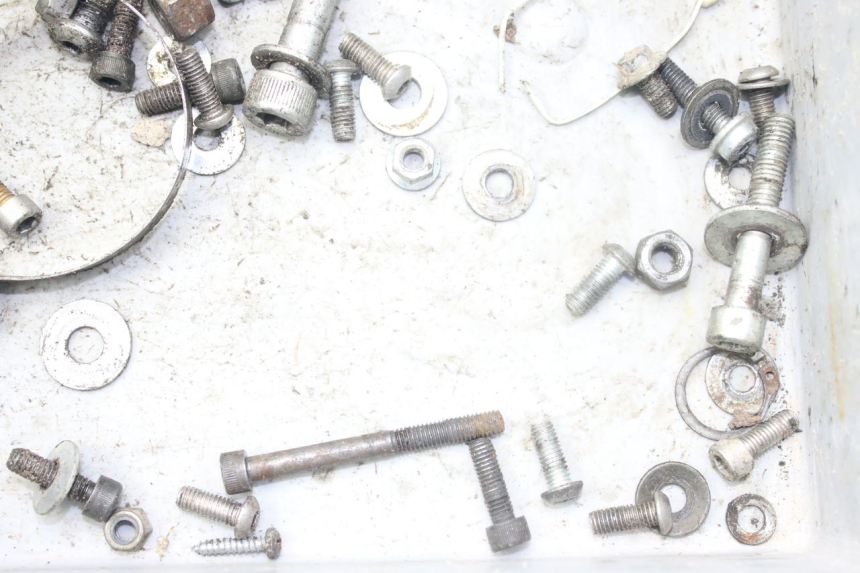 photo de ZAK SCHROEVEN EN BEVESTIGINGSMATERIAAL MBK X-LIMIT XLIMIT 50 (2003 - 2006) - Zoom op gebruiksstaat