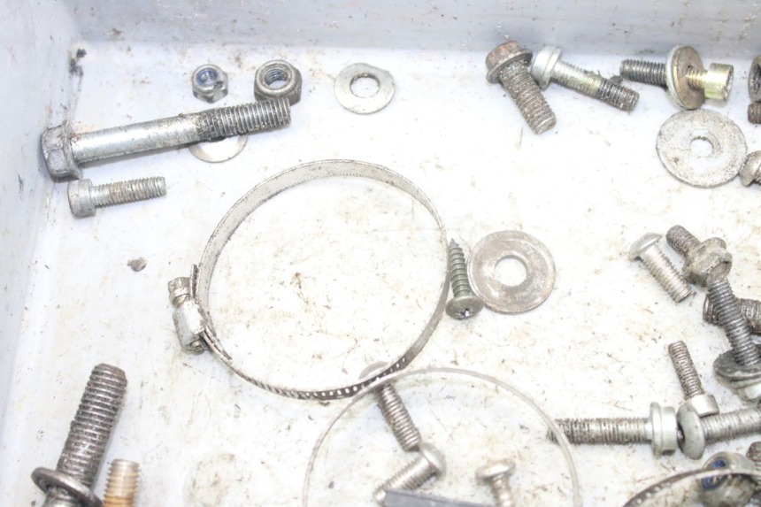 photo de ZAK SCHROEVEN EN BEVESTIGINGSMATERIAAL MBK X-LIMIT XLIMIT 50 (2003 - 2006) - Technische close-up