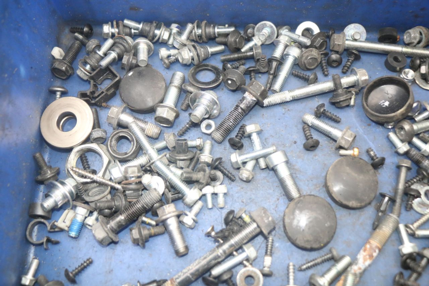 photo de ZAK SCHROEVEN EN BEVESTIGINGSMATERIAAL YAMAHA XMAX X-MAX ABS 125 (2017 - 2020) - Detail van het onderdeel