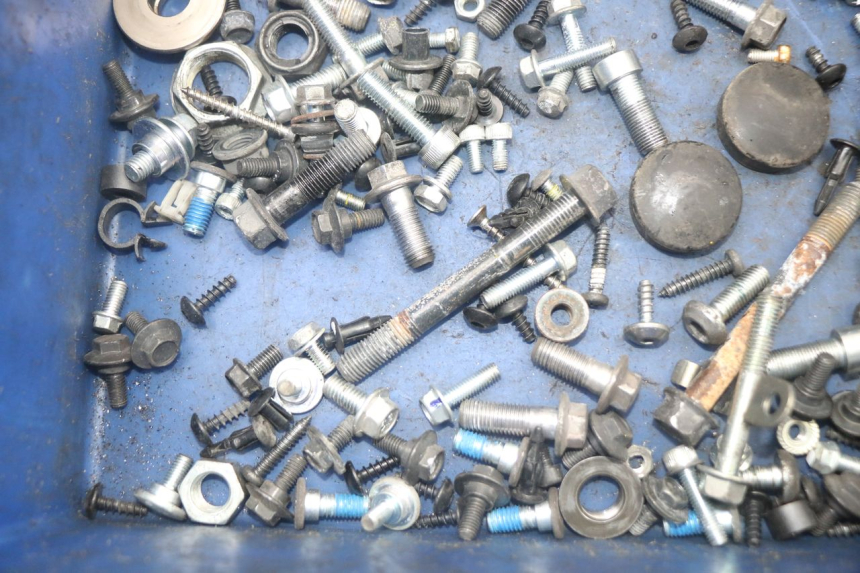 photo de ZAK SCHROEVEN EN BEVESTIGINGSMATERIAAL YAMAHA XMAX X-MAX ABS 125 (2017 - 2020) - Andere kijkhoek