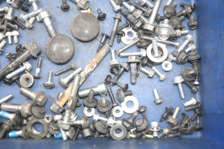 photo de ZAK SCHROEVEN EN BEVESTIGINGSMATERIAAL YAMAHA XMAX X-MAX ABS 125 (2017 - 2020) - Technische close-up