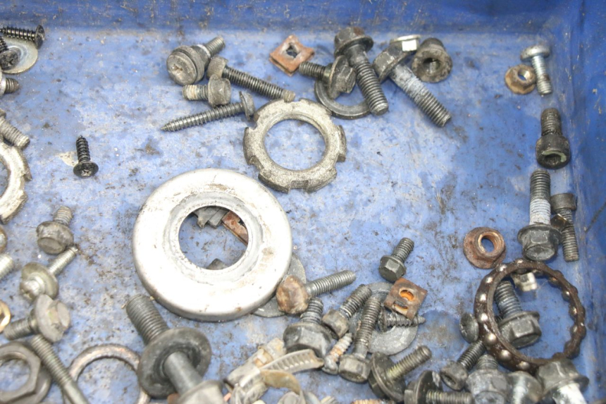 photo de ZAK SCHROEVEN EN BEVESTIGINGSMATERIAAL YAMAHA X-MAX XMAX 250 (2006 - 2009) - Andere kijkhoek