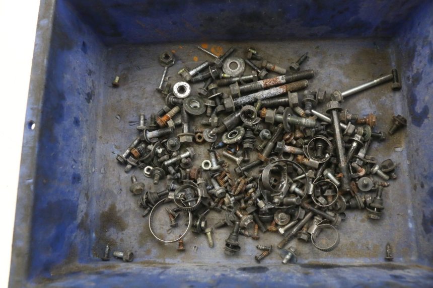 photo de ZAK SCHROEVEN EN BEVESTIGINGSMATERIAAL YAMAHA XMAX X-MAX 125 (2006 - 2009) - Hoofdaanzicht