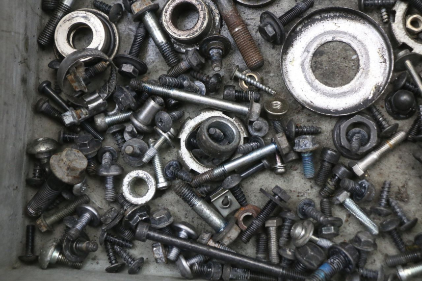 photo de ZAK SCHROEVEN EN BEVESTIGINGSMATERIAAL YAMAHA X-MAX XMAX 125 (2010 - 2013) - Andere kijkhoek