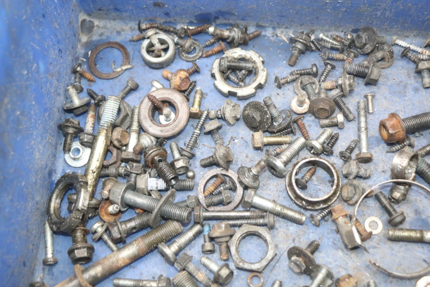 photo de ZAK SCHROEVEN EN BEVESTIGINGSMATERIAAL YAMAHA X-MAX XMAX 250 (2006 - 2009) - Detail van het onderdeel