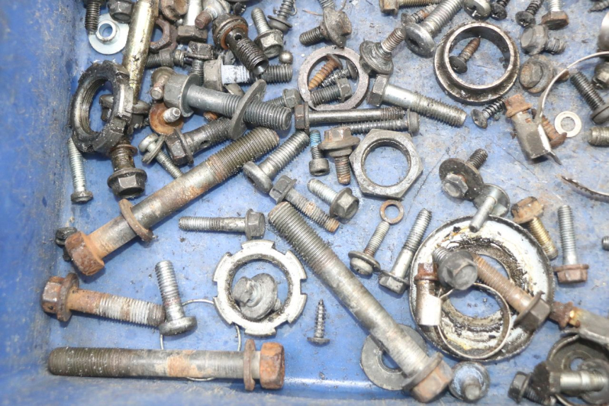 photo de ZAK SCHROEVEN EN BEVESTIGINGSMATERIAAL YAMAHA X-MAX XMAX 250 (2006 - 2009) - Andere kijkhoek