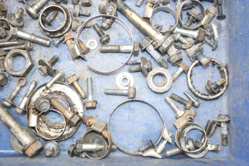 photo de ZAK SCHROEVEN EN BEVESTIGINGSMATERIAAL YAMAHA X-MAX XMAX 250 (2006 - 2009) - Technische close-up