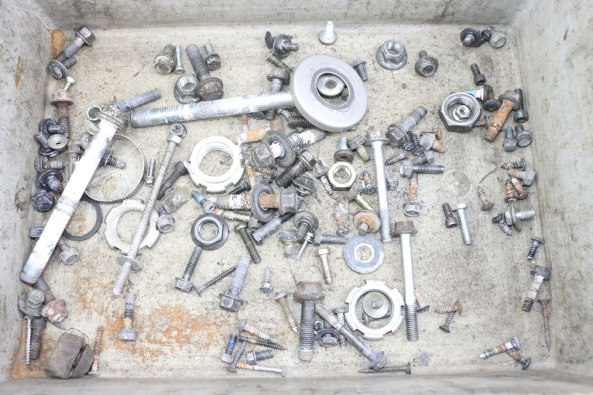 photo de ZAK SCHROEVEN EN BEVESTIGINGSMATERIAAL YAMAHA XMAX X-MAX 125 (2006 - 2009) - Hoofdaanzicht