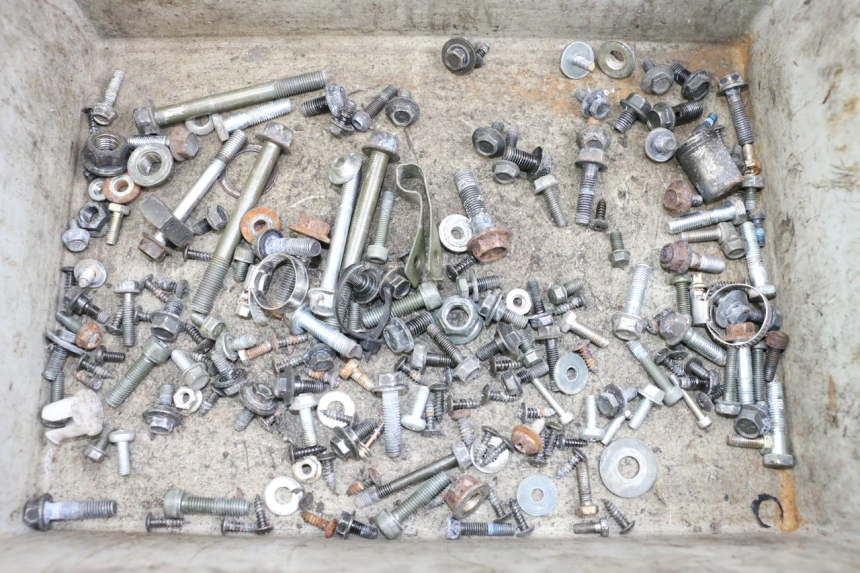 photo de ZAK SCHROEVEN EN BEVESTIGINGSMATERIAAL YAMAHA XMAX X-MAX 125 (2006 - 2009) - Hoofdaanzicht