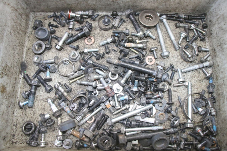 photo de ZAK SCHROEVEN EN BEVESTIGINGSMATERIAAL YAMAHA X-MAX XMAX 125 (2010 - 2013) - Hoofdaanzicht