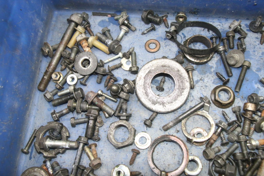 photo de ZAK SCHROEVEN EN BEVESTIGINGSMATERIAAL YAMAHA XMAX X-MAX 125 (2006 - 2009) - Hoofdaanzicht