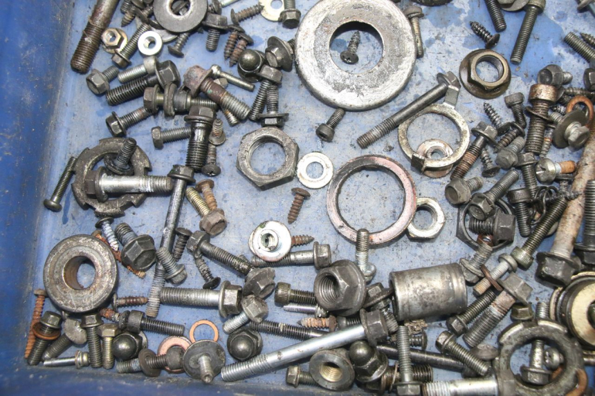 photo de ZAK SCHROEVEN EN BEVESTIGINGSMATERIAAL YAMAHA XMAX X-MAX 125 (2006 - 2009) - Zoom op gebruiksstaat