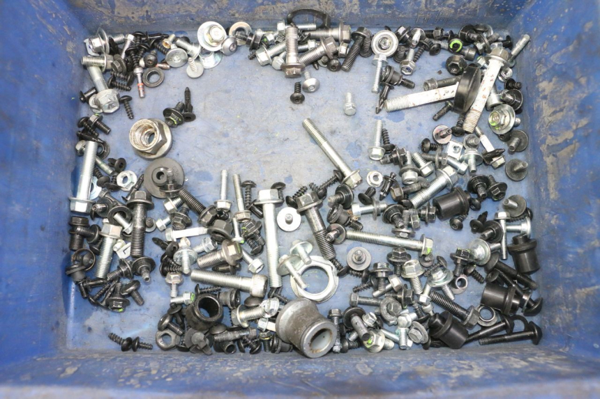 photo de ZAK SCHROEVEN EN BEVESTIGINGSMATERIAAL YAMAHA XMAX X-MAX 125 (2021 - 2025) - Hoofdaanzicht