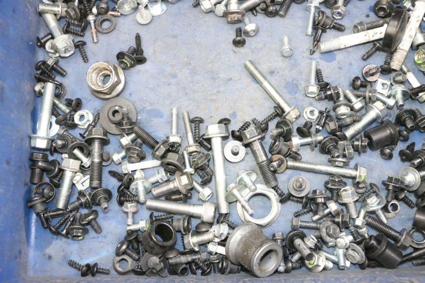 photo de ZAK SCHROEVEN EN BEVESTIGINGSMATERIAAL YAMAHA XMAX X-MAX 125 (2021 - 2025) - Zoom op gebruiksstaat