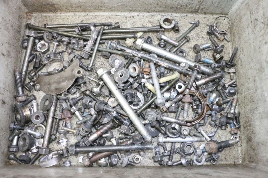 photo de ZAK SCHROEVEN EN BEVESTIGINGSMATERIAAL YAMAHA X-MAX XMAX 125 (2010 - 2013) - Hoofdaanzicht