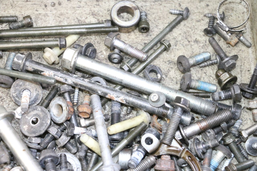 photo de ZAK SCHROEVEN EN BEVESTIGINGSMATERIAAL YAMAHA X-MAX XMAX 125 (2010 - 2013) - Overzicht