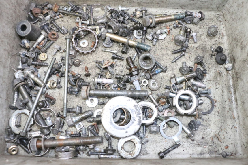 photo de ZAK SCHROEVEN EN BEVESTIGINGSMATERIAAL YAMAHA X-MAX XMAX 250 (2006 - 2009) - Hoofdaanzicht