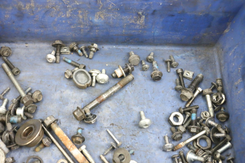 photo de ZAK SCHROEVEN EN BEVESTIGINGSMATERIAAL YAMAHA X-MAX XMAX 125 (2010 - 2013) - Detail van het onderdeel