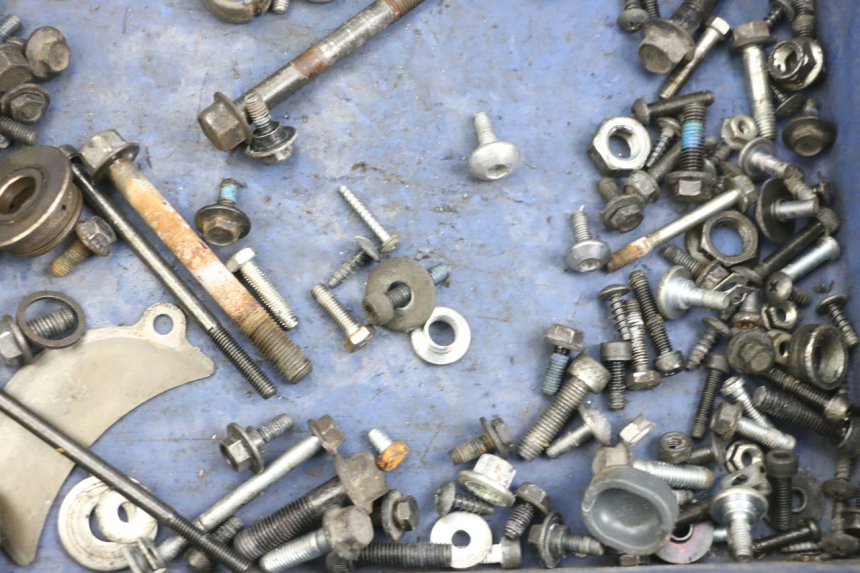 photo de ZAK SCHROEVEN EN BEVESTIGINGSMATERIAAL YAMAHA X-MAX XMAX 125 (2010 - 2013) - Zoom op gebruiksstaat