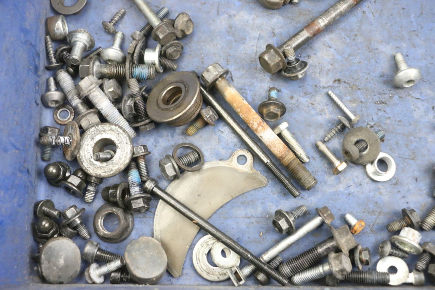 photo de ZAK SCHROEVEN EN BEVESTIGINGSMATERIAAL YAMAHA X-MAX XMAX 125 (2010 - 2013) - Andere kijkhoek