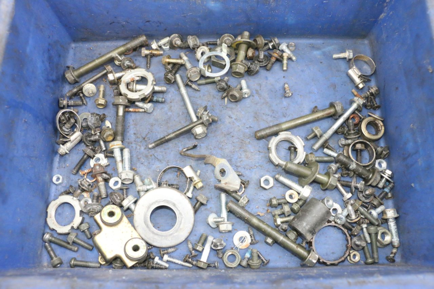 photo de ZAK SCHROEVEN EN BEVESTIGINGSMATERIAAL YAMAHA XMAX X-MAX 125 (2006 - 2009) - Hoofdaanzicht