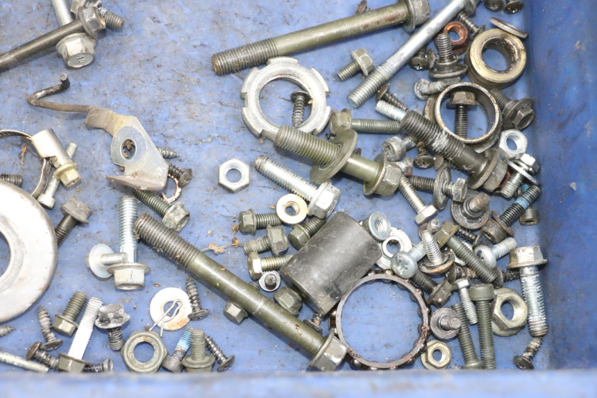 photo de ZAK SCHROEVEN EN BEVESTIGINGSMATERIAAL YAMAHA XMAX X-MAX 125 (2006 - 2009) - Detail van het onderdeel